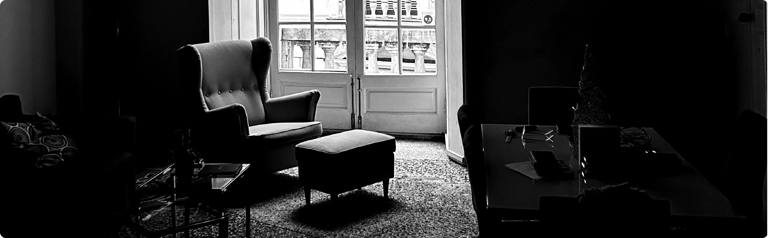 IMG: Banner Quote Background